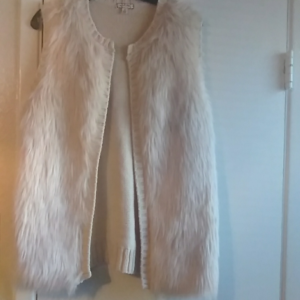 Cream Faux fur open vest